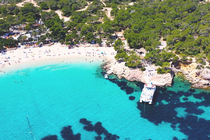 Ibiza Beach Hopping Cruise With Paddleboards, Drinks and Food. 6h - Group Size and Capacity