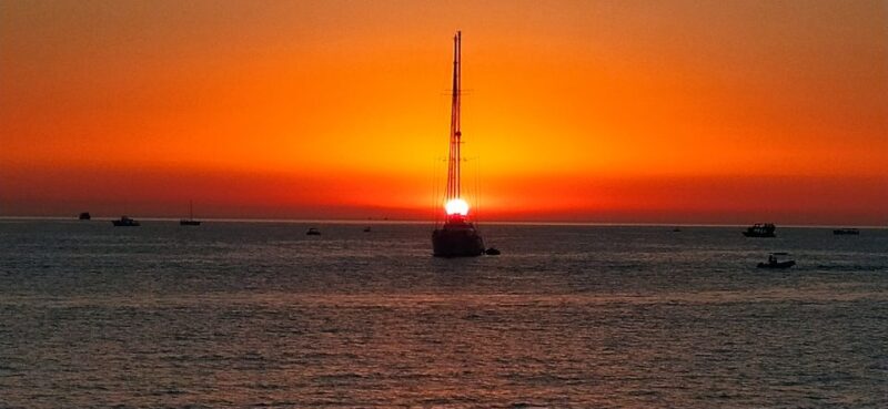 Ibiza: Beaches and Caves Instagram Boat Tour - Guide and Language Options
