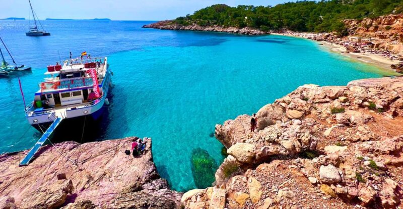 Ibiza: Cala Salada & North Cruise With Drinks & Snorkeling - Included Activities and Amenities