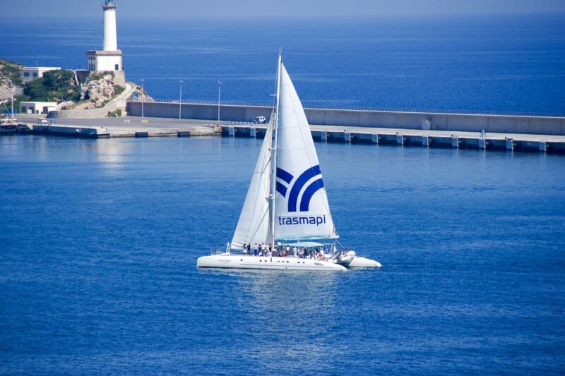 Ibiza: Catamaran Cruise to Formentera With Meal and Drinks - Key Points