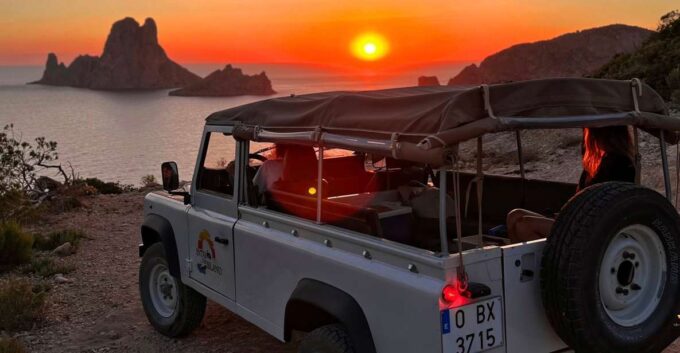 Ibiza: Combo Boat Trip, 4x4 Safari and Es Vedra Sunset Hike - Sunset Hike to Es Vedra