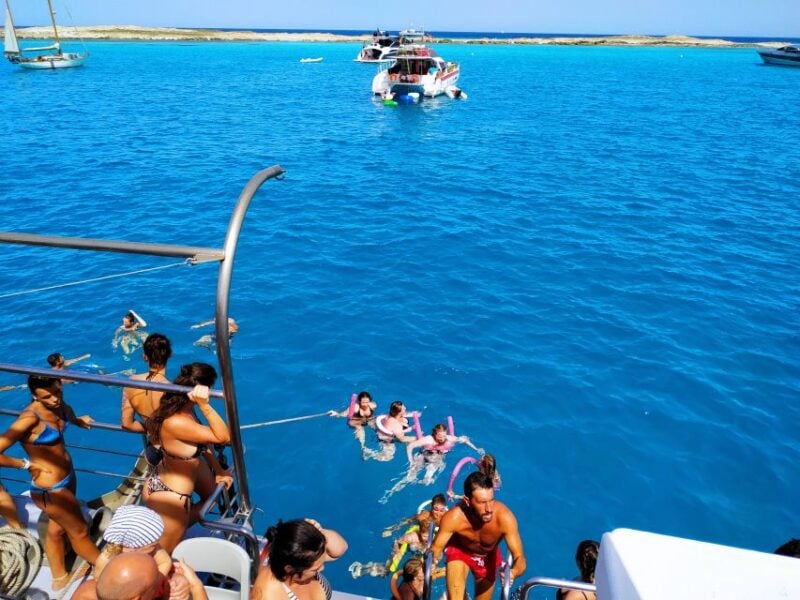 Ibiza: Crystal Waters Formentera, Open Bar and Buffet Lunch - Scenic Ferry to Formentera