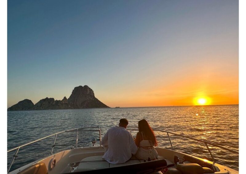 Ibiza Es Vedra: Private Boat Trip - Sunset and Drinks. - Itinerary
