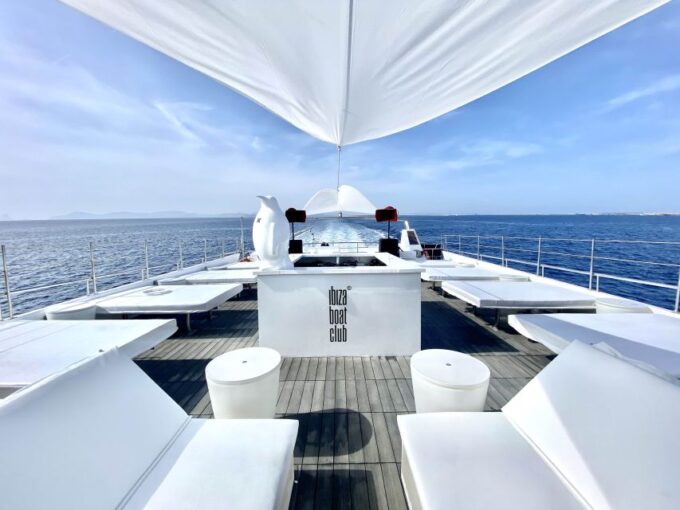 Ibiza: Formentera Cruise With Dinner, Sunset, and Drinks - Sailing Back to Ibiza