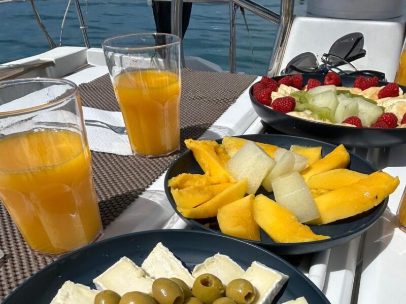 Ibiza: Formentera on a Sailboat. Private or Small Group - Picnicking Amidst Formenteras Scenery