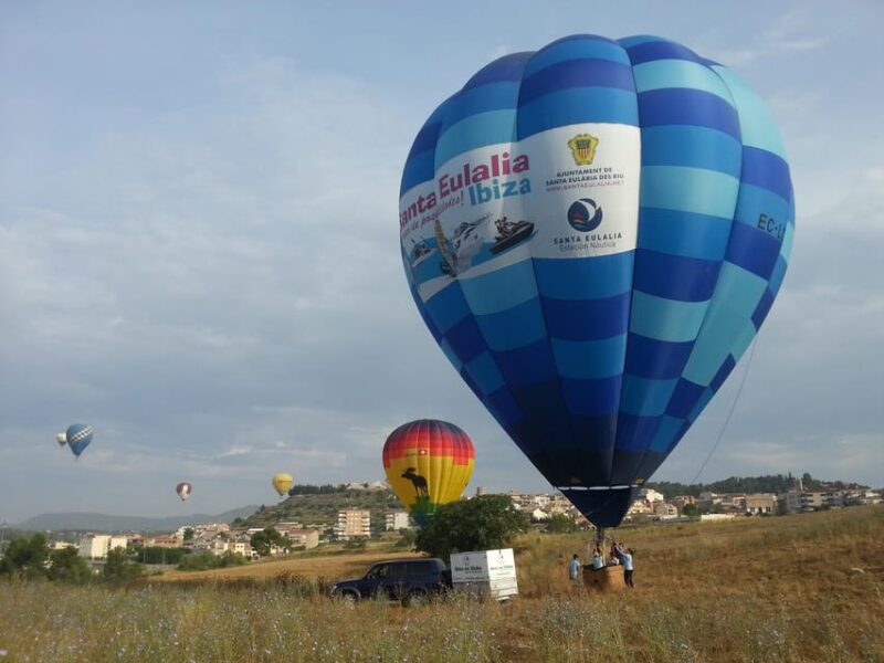 Ibiza: Hot Air Balloon Flight With Breakfast - Included Amenities and Inclusions