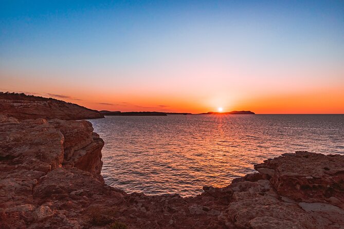 Ibiza Midday or Sunset Sailing With Light Snacks and Open Bar - Experience Overview