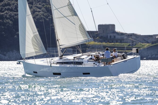 Ibiza Midday or Sunset Sailing With Light Snacks and Open Bar - Boat Quality