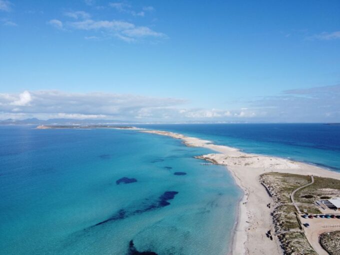 Ibiza: Platja Den Bossa Round-Trip Transfer to Formentera - Boat Specifications and Features