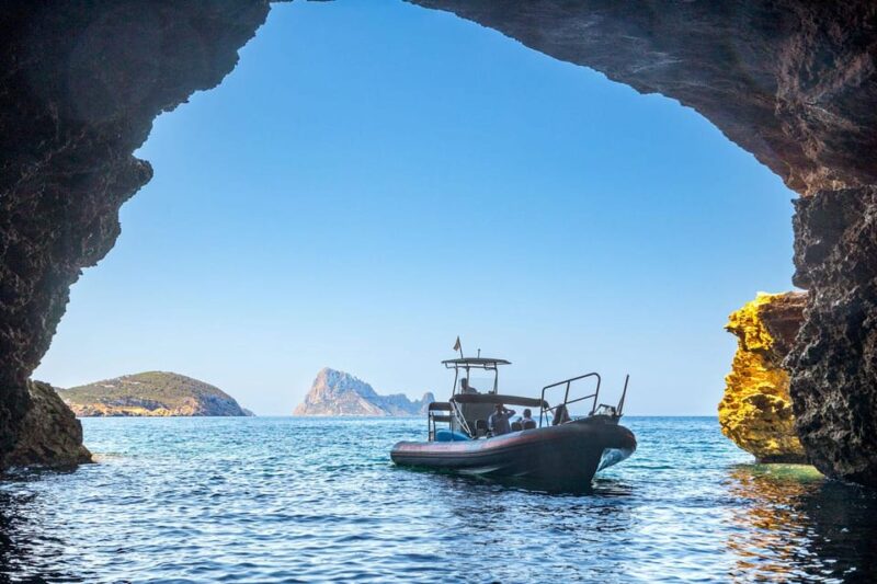 Ibiza: Private SpeedBoat to Es Vedra & Atlantis + Snorkel - Key Points