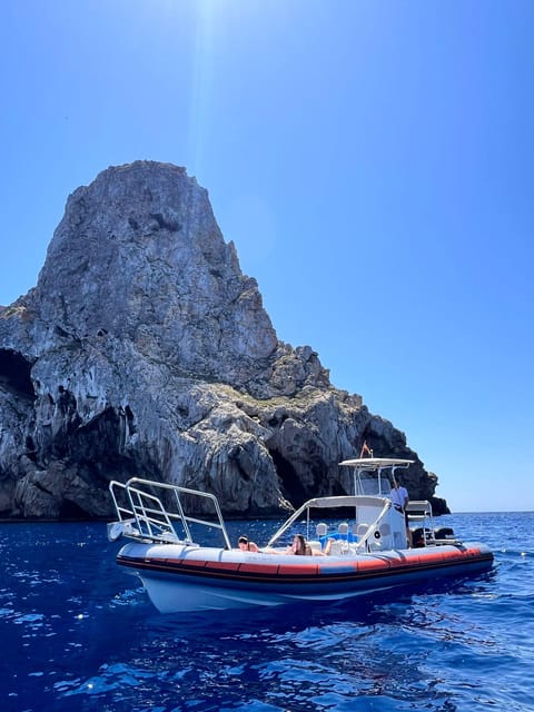 Ibiza: Private SpeedBoat to Es Vedra & Atlantis + Snorkel - Flexible Cancellation Policy
