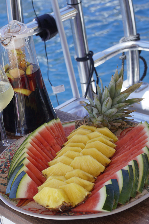 Ibiza: Scenic Sunset Cruise With Tapas and Drinks - Itinerary and Highlights