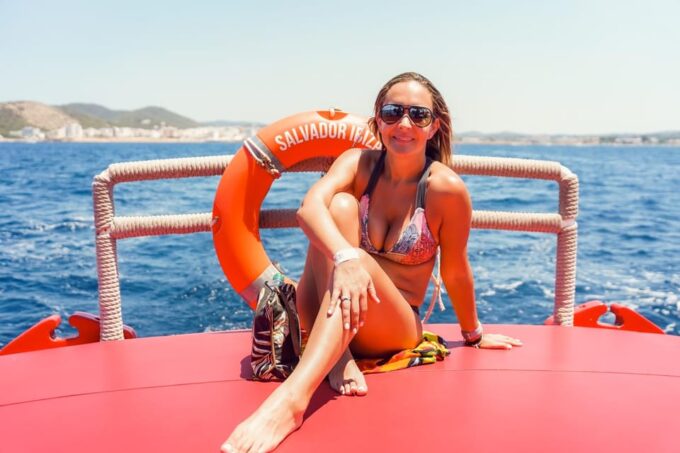 Ibiza: Secret Coves Guided Boat Tour With Open Bar and Tapas - Booking and Cancellation Policies