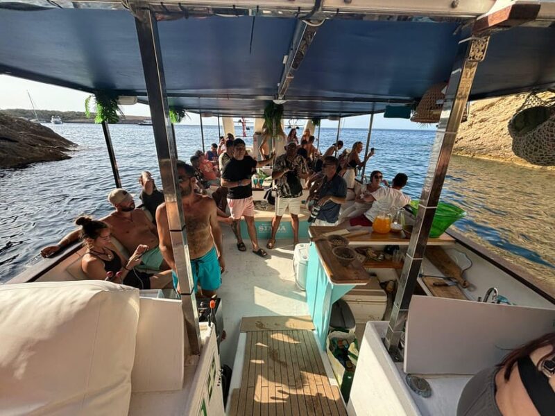 Ibiza: Sunset Boat Tour With Water Sports, Open Bar & Tapas - Guest Experience and Reviews