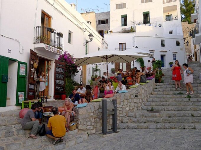 Ibiza: Town Bike Excursion - Explore Playa, Eivissa, and Dalt Vila