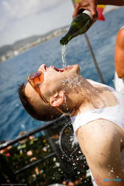 Ibiza Unlimited Drinks Boat Party + Pre Pool Party - Pre Pool Party