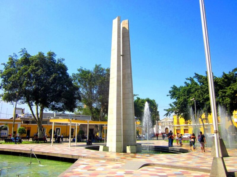 ICA: City Tour of Ica and Huacachina - Plaza De Armas of Ica