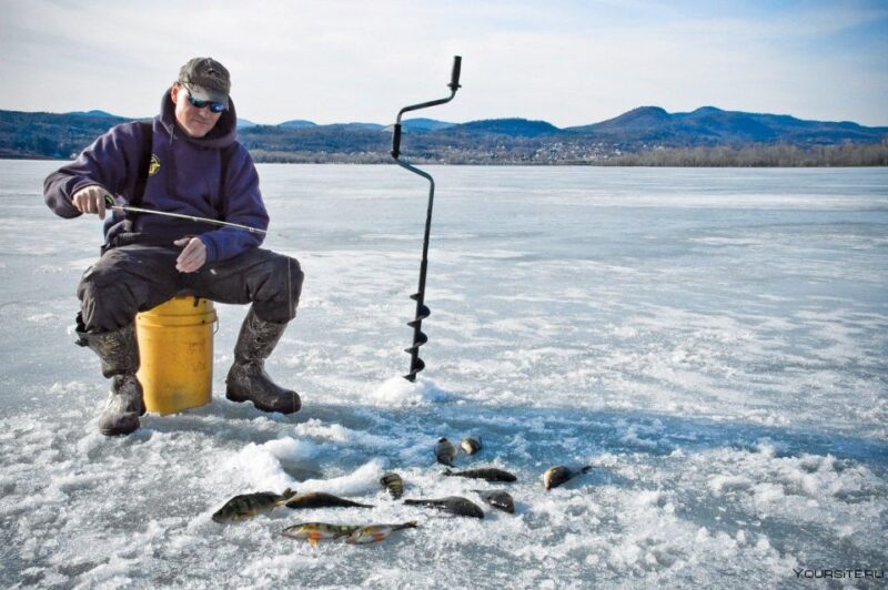 Ice Fishing Adventure in Levi With Salmon Soup - Clothing and Meeting Requirements