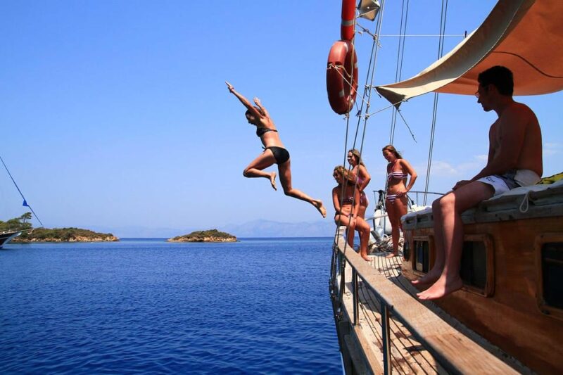 Icmeler Boat Trips Lunch & Unlimited Soft + Alcoholic Drinks - Key Points