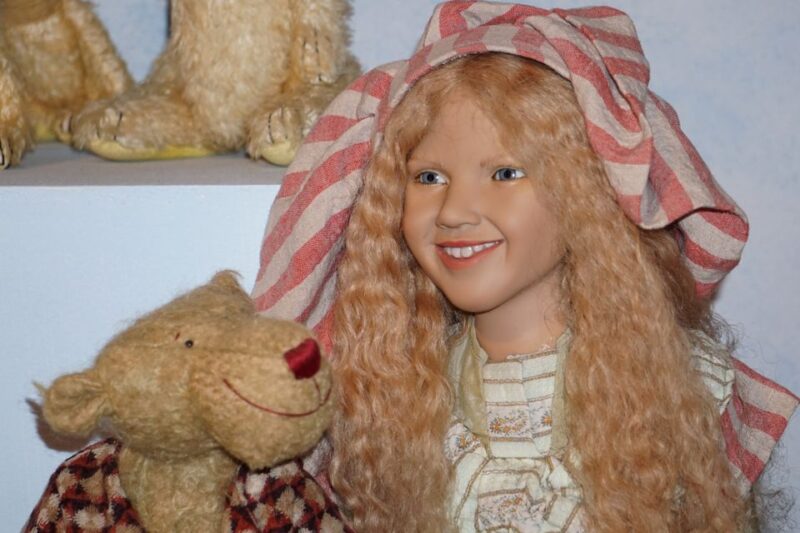 Icod De Los Vinos: Artlandya Doll World Entry Ticket & Tour - Museum Highlights