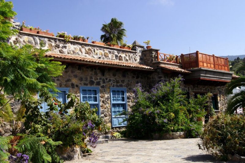Icod De Los Vinos: Artlandya Doll World Entry Ticket & Tour - Visitor Amenities
