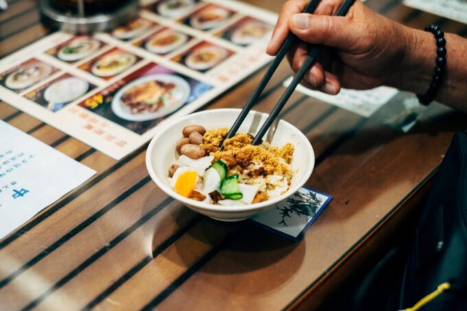 Iconic Food Tour: Local Street Food, Drinks & Sites - Pricing and Booking