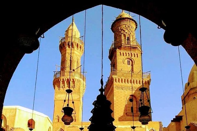 Iconic Islamic Sites, Coptic Cairo Churches, Almoez Street Tour - Delving Into Religious History