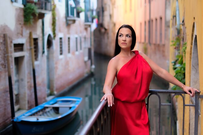 Iconic Photos While Exploring Venice - Exploring the Back Streets