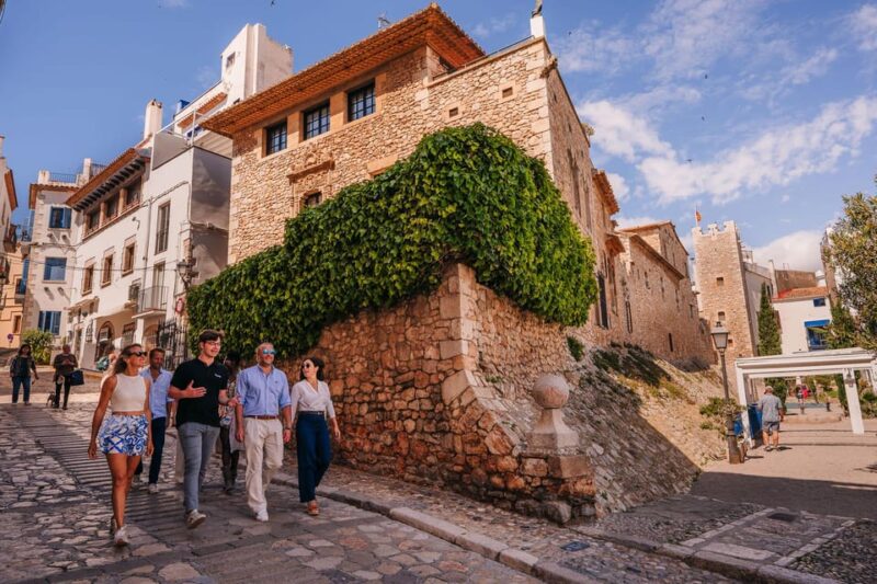 Iconic Sitges: Sailing Trip, Walking Tour & Vineyard Visit - Exclusive Urban Vineyard Tour