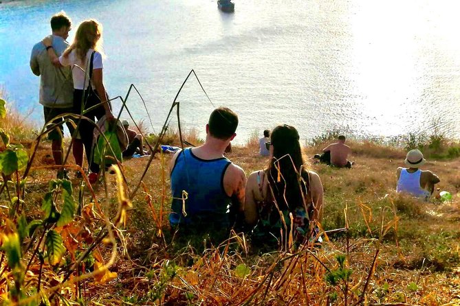 Iconic Sunset Safari With Monkey Hill & Street Food Experience - Included Amenities