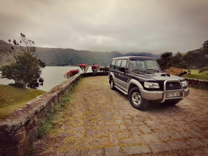 Idyllic Full Day West, Twin & Fire Lakes by SUV - Additional Details