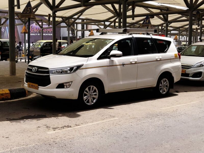 IGI Airport New Delhi: Private Hotel/Airport Transfer - Included Services