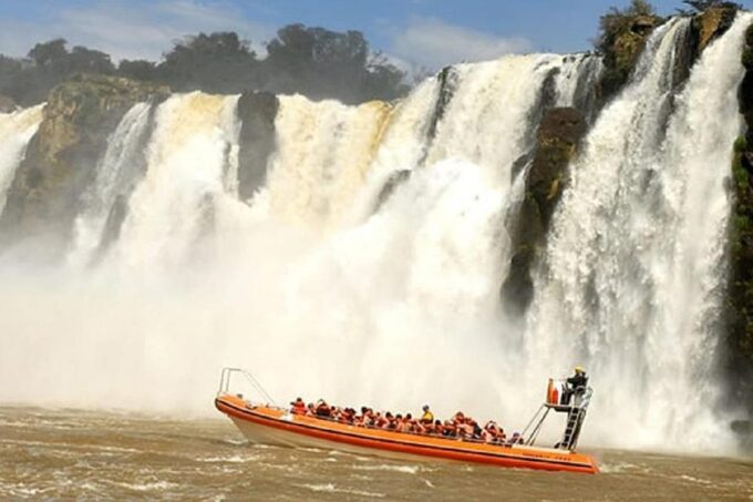Iguazu Falls Argentinas Tour and Great Adventure Boat Tour - Waterfalls Immersion