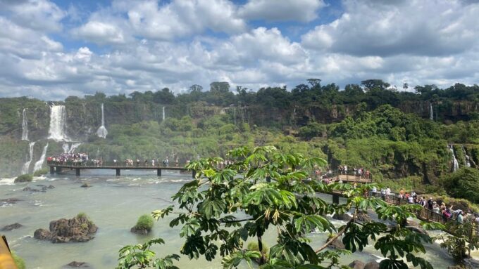 Iguazu Falls: Explore Both Sides in One Day BRASIL-ARGENTINA - Frequently Asked Questions
