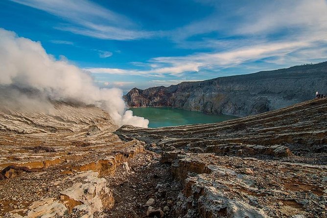 Ijen Blue Fire & Sunrise Sharing Tour - Trekking to Ijen Crater