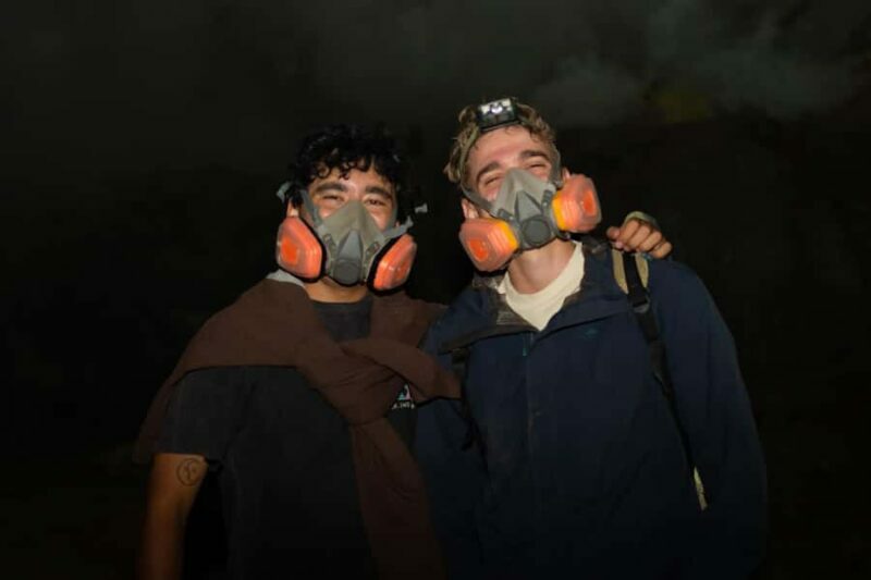 Ijen Midnight Tour With Experienced Guide - Key Points