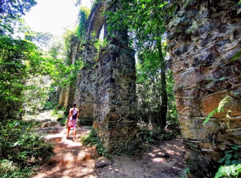 Ilha Grande: Abraão Historical Walking Tour and Natural Pool - Historical Highlights