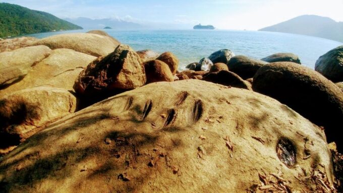 Ilha Grande: Abraão Historical Walking Tour and Natural Pool - Refreshing Swimming