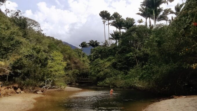 Ilha Grande: Abraão Historical Walking Tour and Natural Pool - Getting There