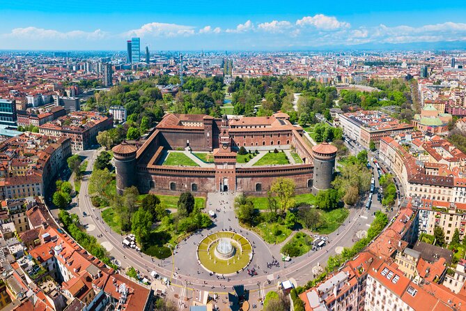 Illuminated Milan Tour of Must-See Sites for Kids & Families With Gelato & Pizza - Experiencing Milans Kid-Friendly Attractions