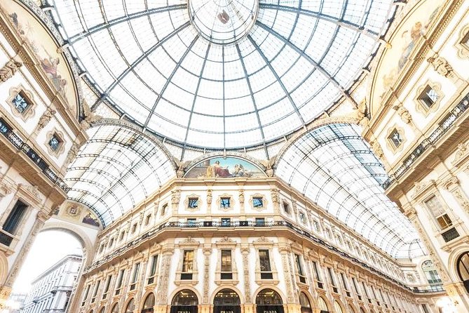 Illuminated Milan Tour of Must-See Sites for Kids & Families With Gelato & Pizza - Navigating the City With a Guide