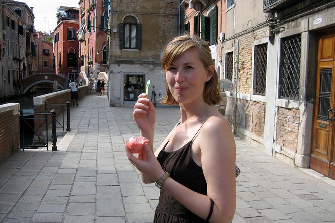 Illuminated Venice Tour for Kids & Families With Gelato & Sfogliatina Biscuit - Beating the Crowds