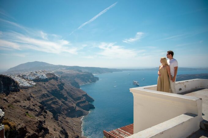 Imerovigli Santorini Photoshoot - Language and Guide