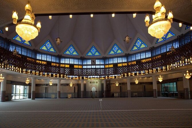 Immerse Yourself in Kuala Lumpur Heritage on a Night Tour - Navigating Kuala Lumpurs Vibrant Neighborhoods