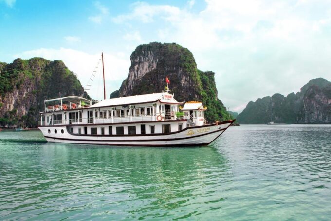 Immersive Halong Bay Cruise: 2 Days 1 Night - Accommodation and Dining