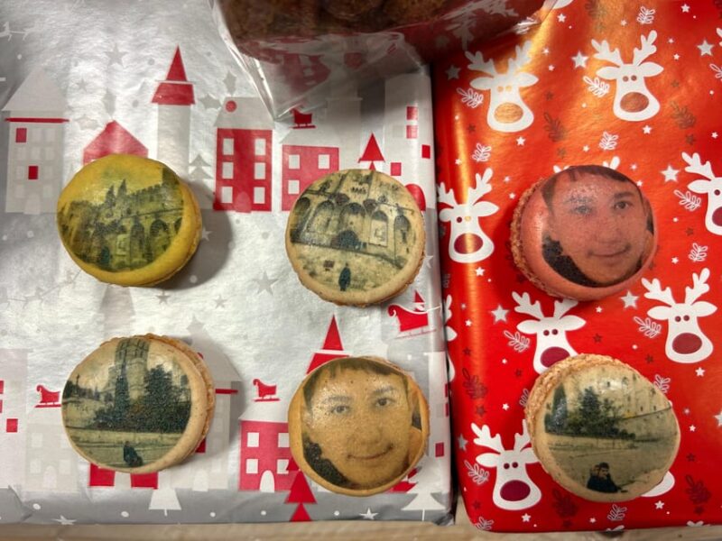Immortalize Your Souvenir Davignon as a Button - Key Points