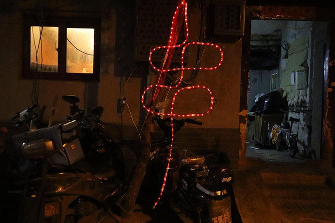 Imperial Beijing Central Axis Journey - by Ebike or Bicycle - Tour Guide Expertise