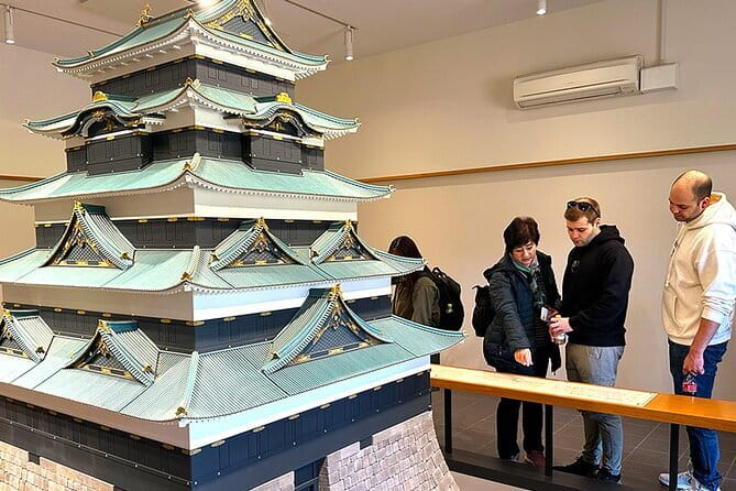 Imperial Palace and Heritage of Edo Castle Private Tour - Exploring the Imperial Palace
