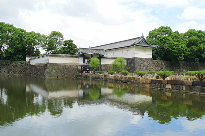 Imperial Palace East Garden and Heritage of Edo Castle Tour - Discovering the Heritage of Edo Castle