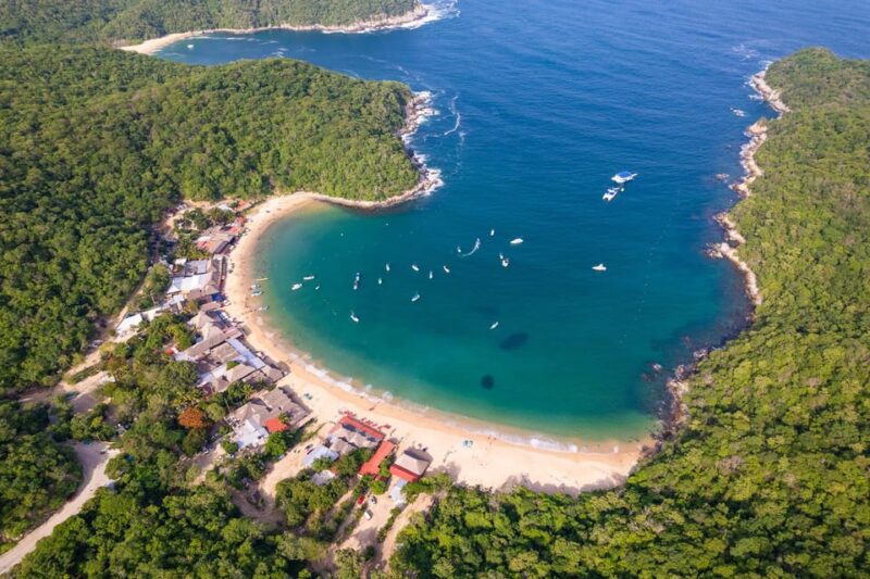 In Huatulco: We Take You From Your Hotel to Visit the Beaches. - Key Points